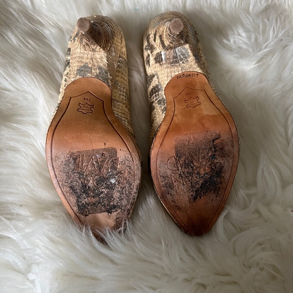 Joan & David Snakeskin heels - Picture 3 of 3
